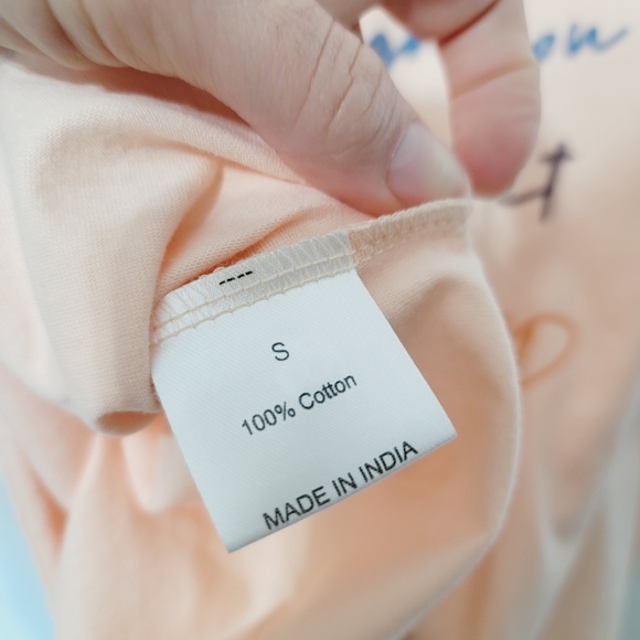 NWT Vibe N' Peach Graphic Tee Size Small - Picture 3 of 11